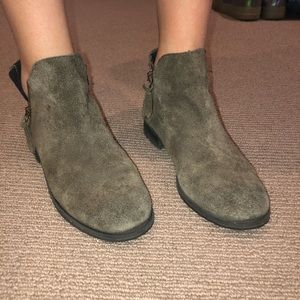 Girls Treasure & Bond short suede bootie